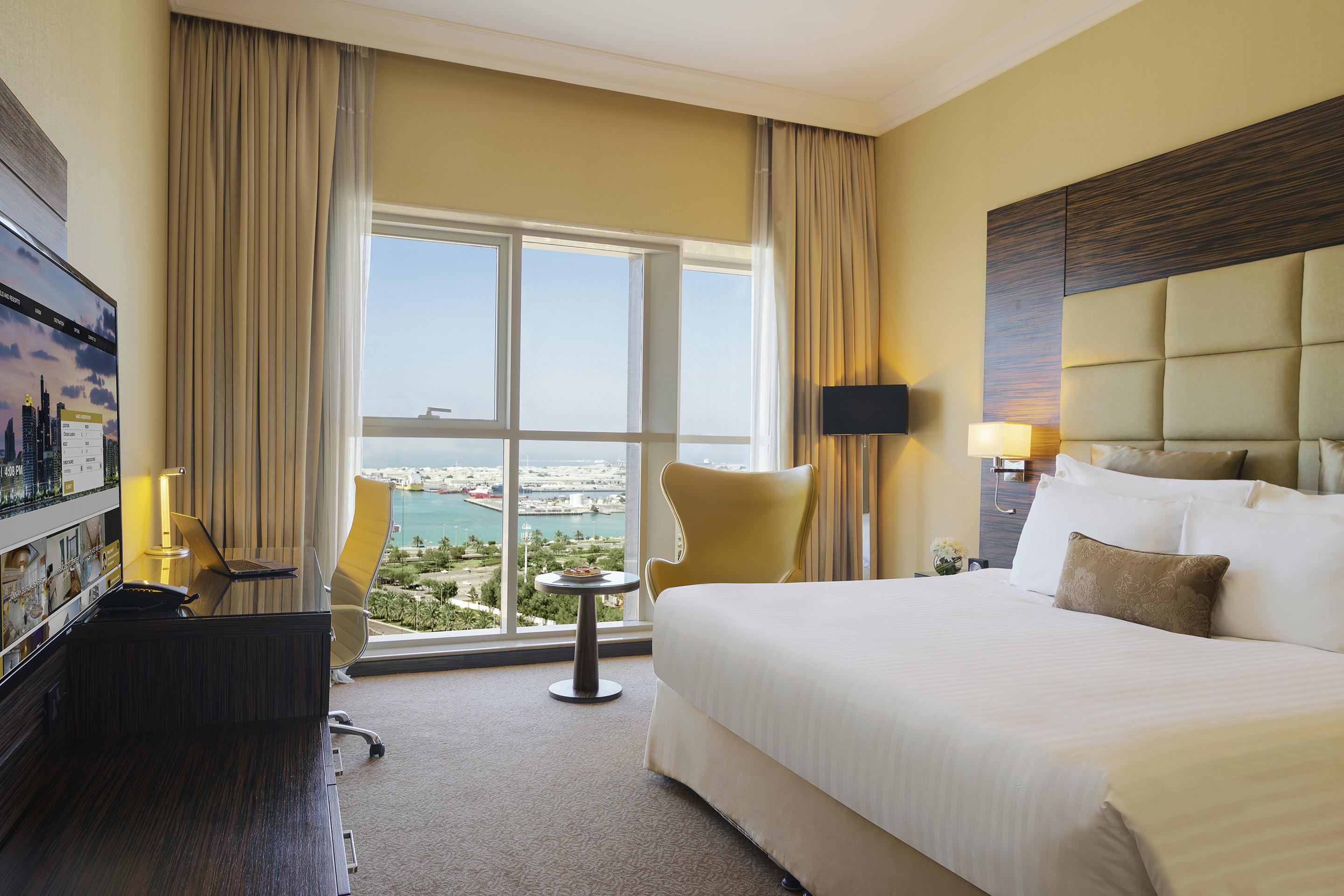 占奈萨拉卜塔酒店 阿布扎比 外观 照片 A guest room at the hotel