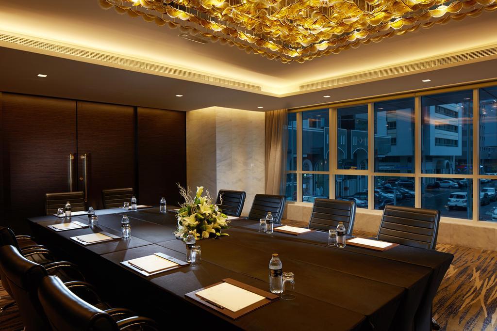 占奈萨拉卜塔酒店 阿布扎比 外观 照片 Meeting room at The Oberoi, Mumbai